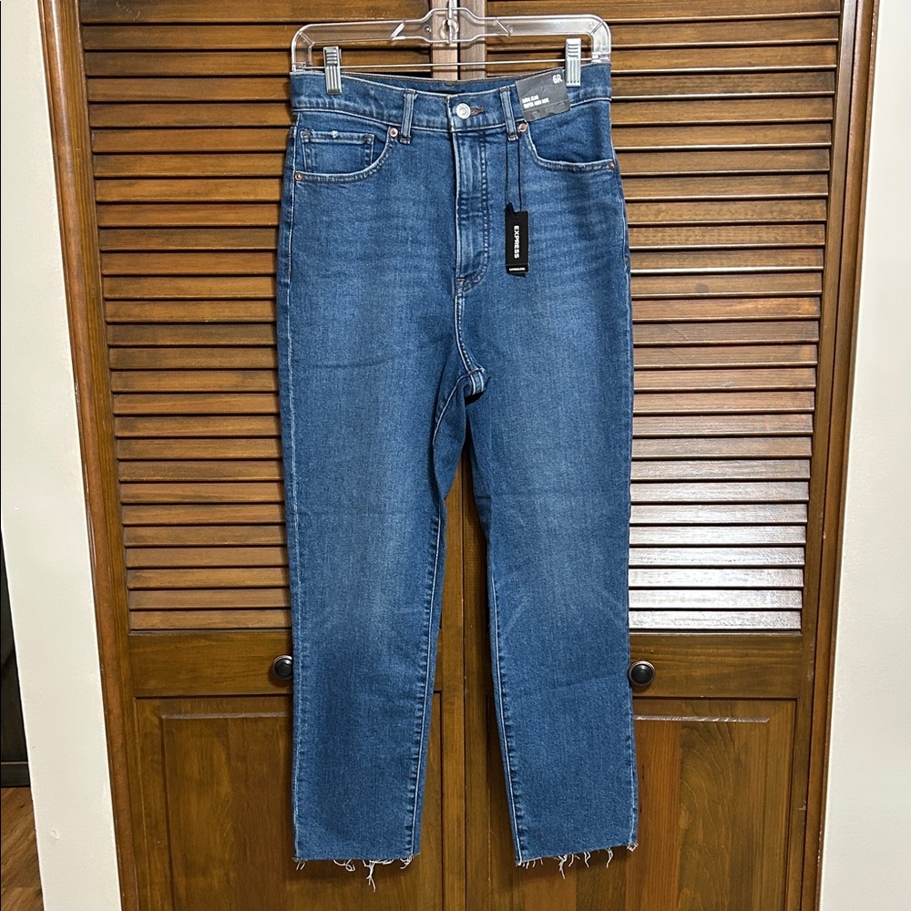 NWT Express Super High Rise Mom Jeans Size 6R
